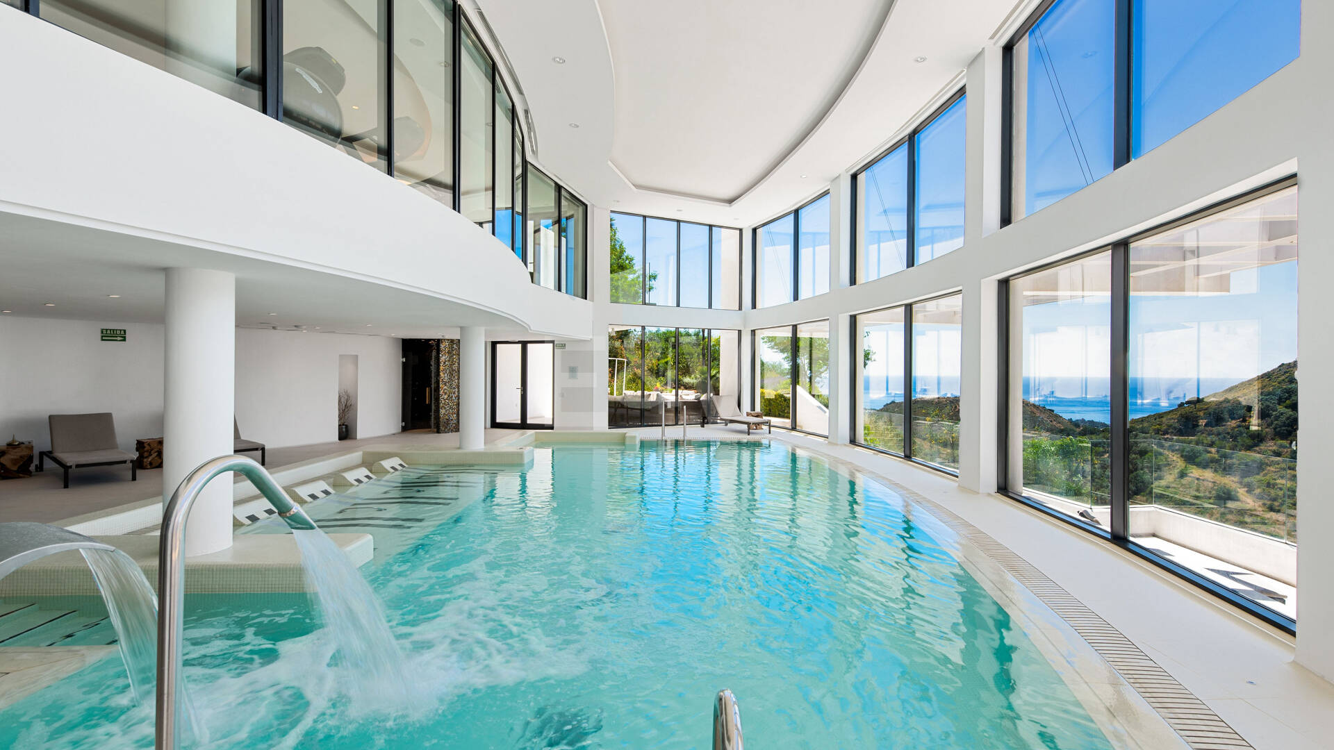 Garden Apartment with Panoramic Sea Views in Palo Alto,Marbella