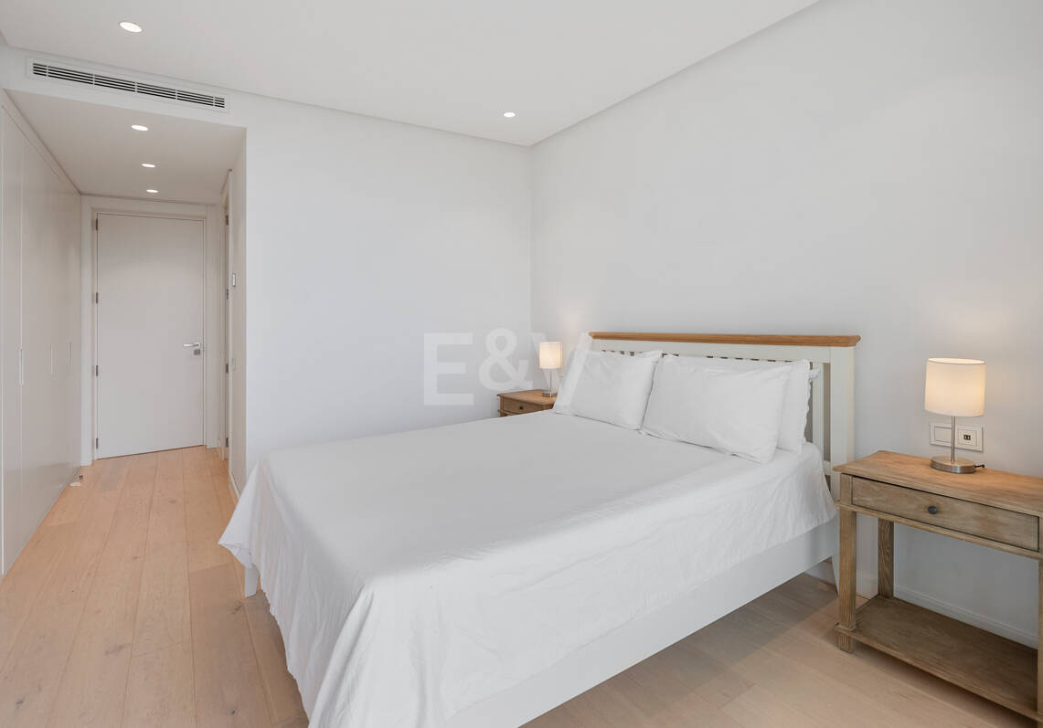 Garden Apartment with Panoramic Sea Views in Palo Alto,Marbella