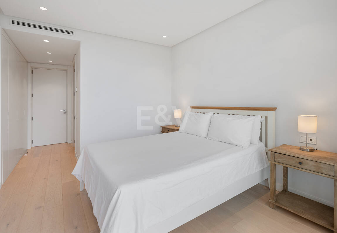 Garden Apartment with Panoramic Sea Views in Palo Alto,Marbella