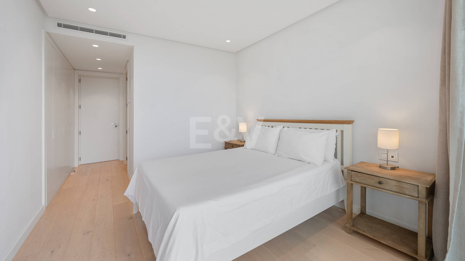 Garden Apartment with Panoramic Sea Views in Palo Alto,Marbella
