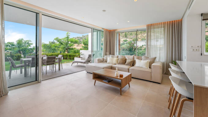 Garden Apartment with Panoramic Sea Views in Palo Alto,Marbella