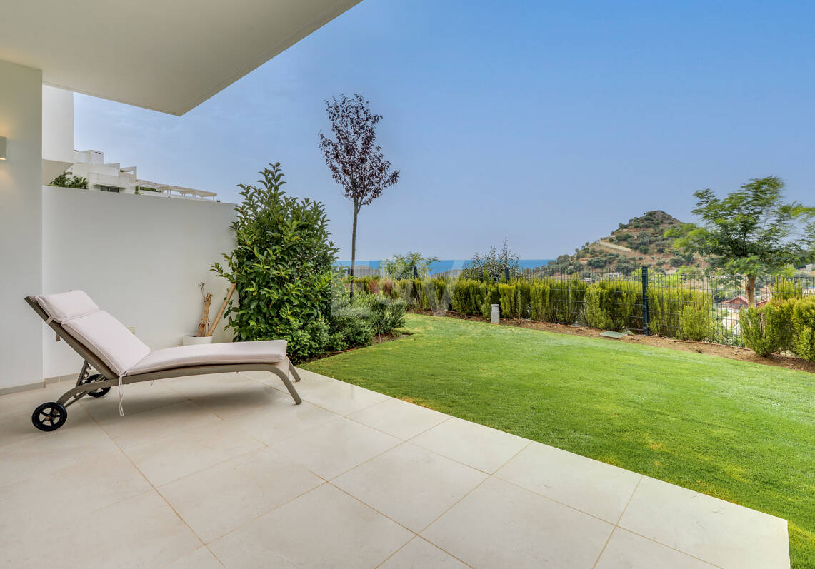 Garden Apartment with Panoramic Sea Views in Palo Alto,Marbella