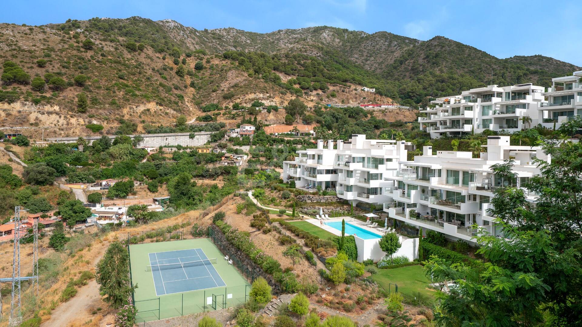Garden Apartment with Panoramic Sea Views in Palo Alto,Marbella