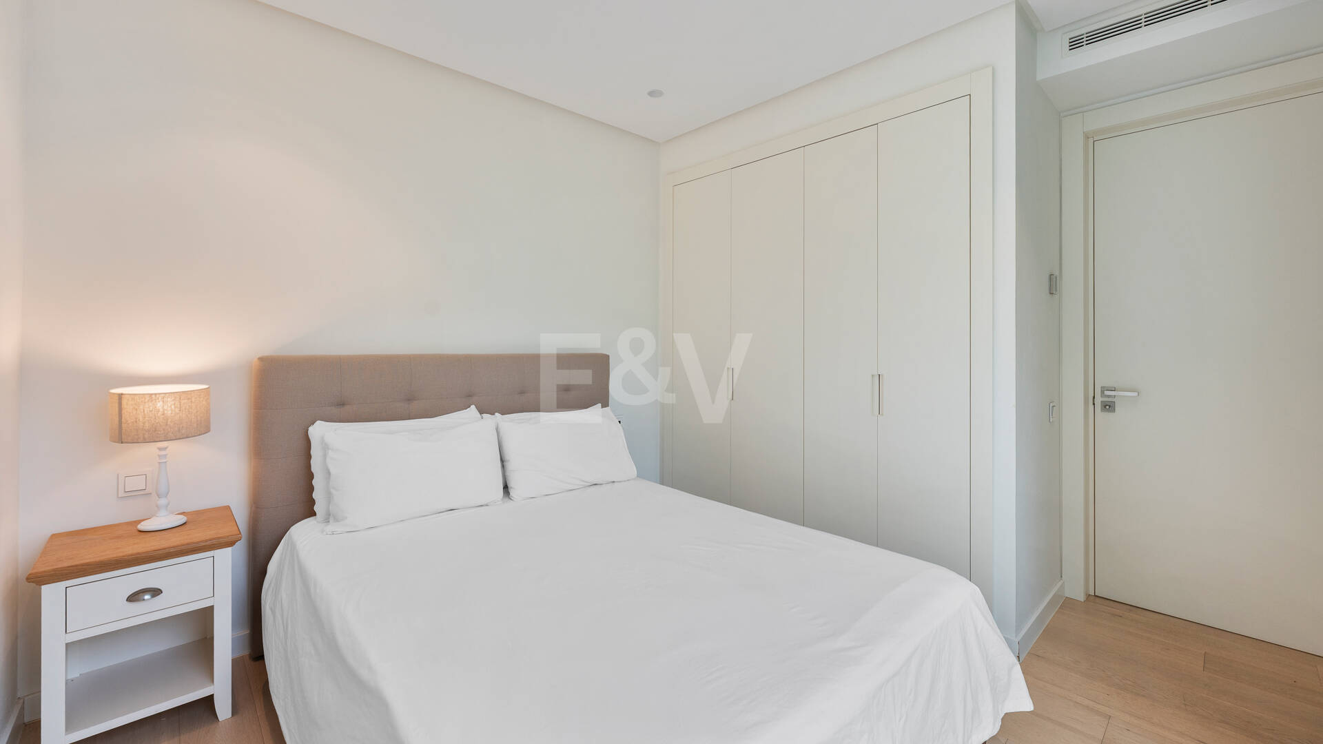 Garden Apartment with Panoramic Sea Views in Palo Alto,Marbella