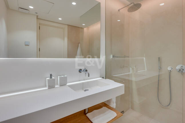 Garden Apartment with Panoramic Sea Views in Palo Alto,Marbella