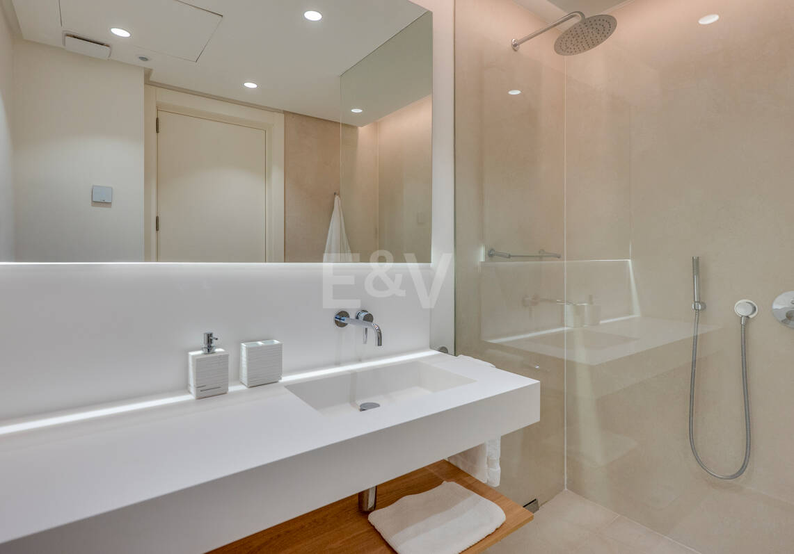 Garden Apartment with Panoramic Sea Views in Palo Alto,Marbella