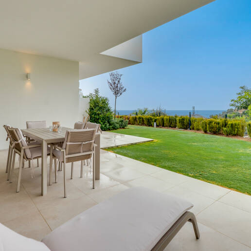 Garden Apartment with Panoramic Sea Views in Palo Alto,Marbella