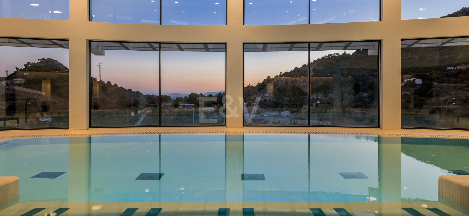Garden Apartment with Panoramic Sea Views in Palo Alto,Marbella
