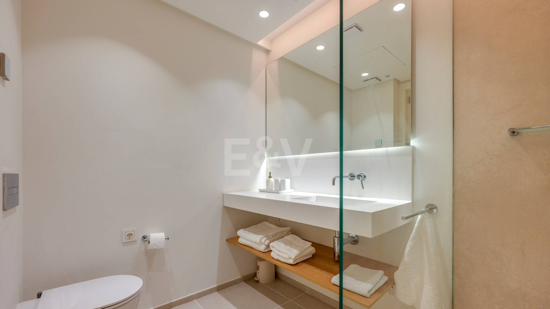 Garden Apartment with Panoramic Sea Views in Palo Alto,Marbella