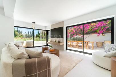 Casa adosada a estrenar en Golden Mile, con vistas al mar y azotea privada