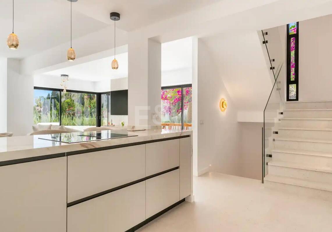Turnkey Golden Mile Townhouse with Sea Views and Private Rooftop Solarium