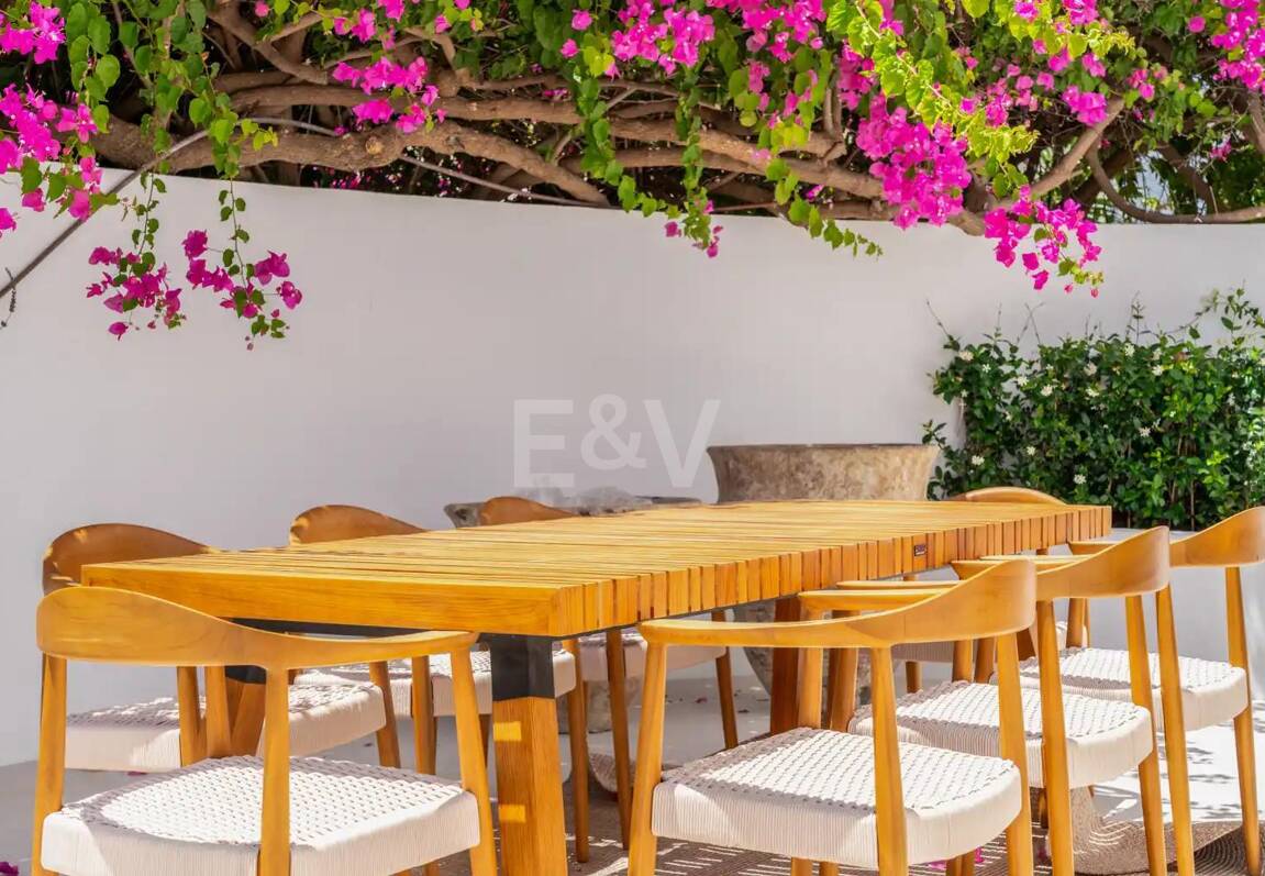 Casa adosada a estrenar en Golden Mile, con vistas al mar y azotea privada