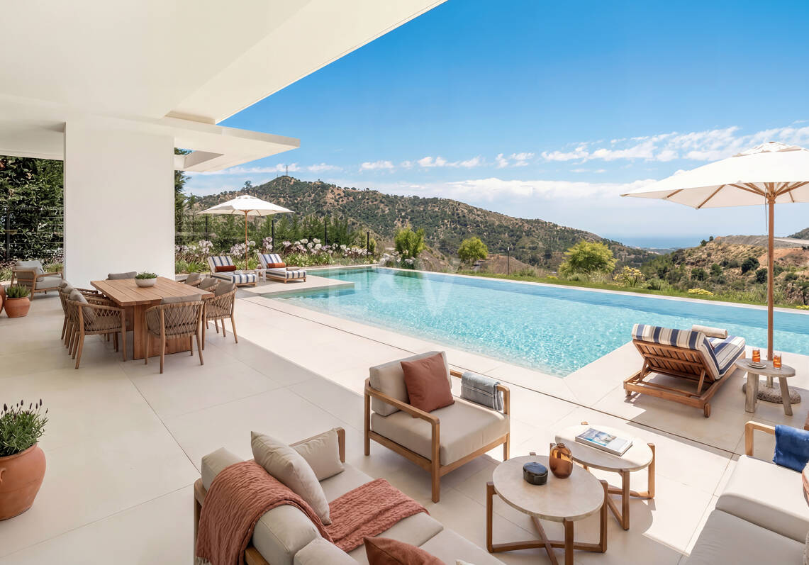Refined Five-Bedroom Residence with Resort Amenities in Palo Alto