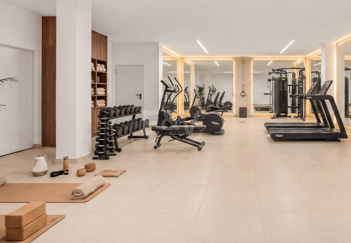 Villa con salón de doble altura y vistas panorámicas al mar en Palo Alto