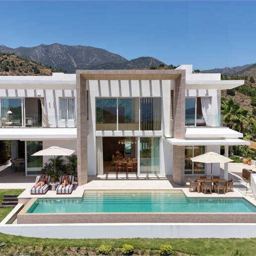 Villa con salón de doble altura y vistas panorámicas al mar en Palo Alto