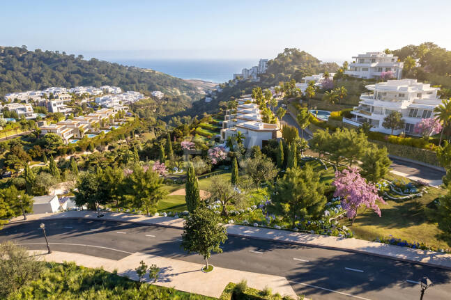 Villa con salón de doble altura y vistas panorámicas al mar en Palo Alto