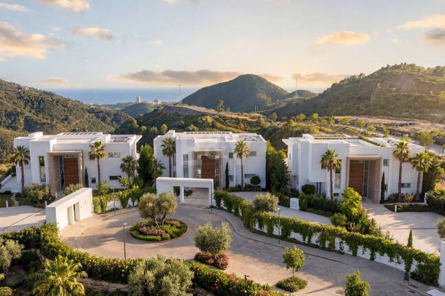 Villa con salón de doble altura y vistas panorámicas al mar en Palo Alto