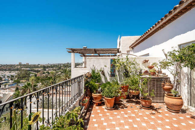 Golden Mile Penthouse with Spacious Terraces and Sea Views