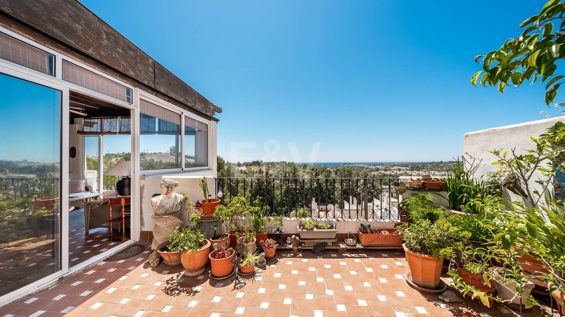 Golden Mile Penthouse with Spacious Terraces and Sea Views