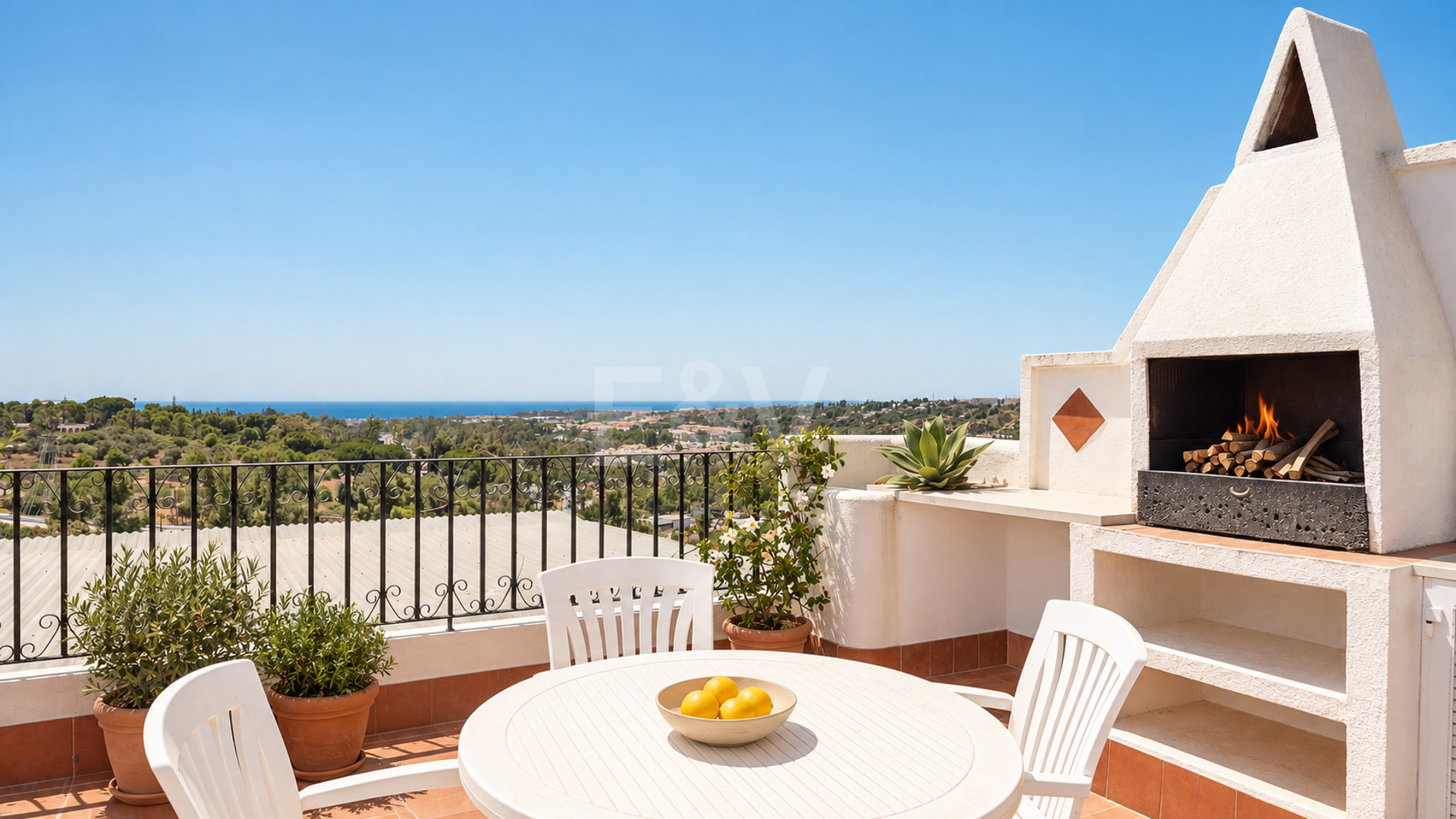 Penthouse an der Golden Mile mit großzügigen Terrassen und Meerblick