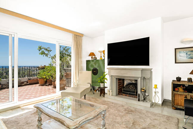 Golden Mile Penthouse with Spacious Terraces and Sea Views