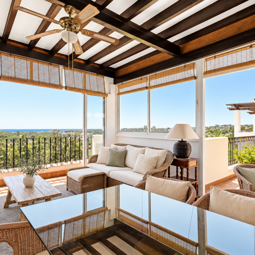 Penthouse an der Golden Mile mit großzügigen Terrassen und Meerblick