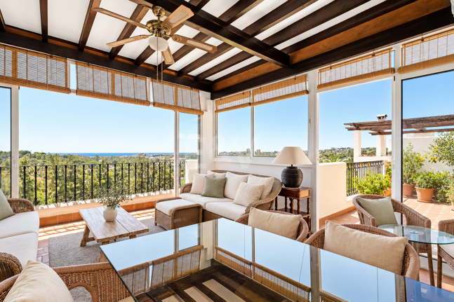 Penthouse an der Golden Mile mit großzügigen Terrassen und Meerblick