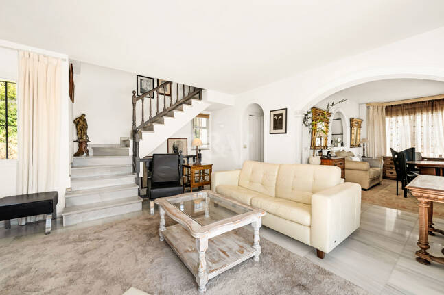 Golden Mile Penthouse with Spacious Terraces and Sea Views
