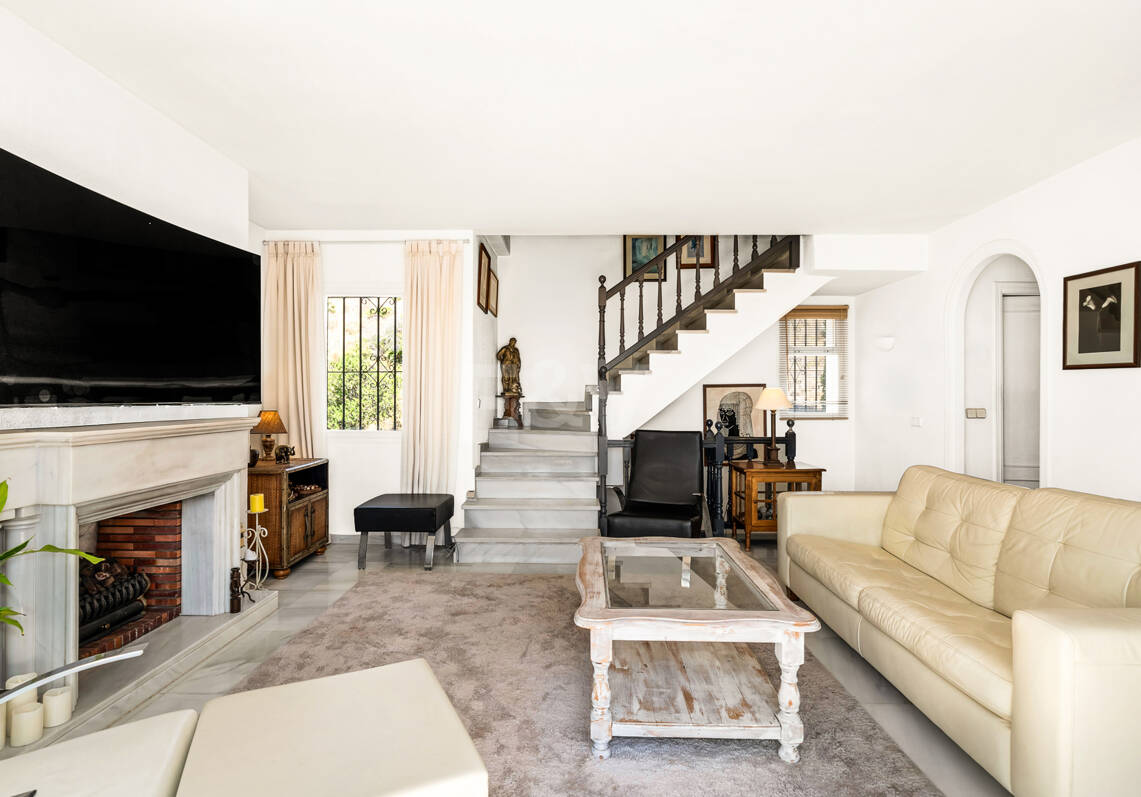 Golden Mile Penthouse with Spacious Terraces and Sea Views