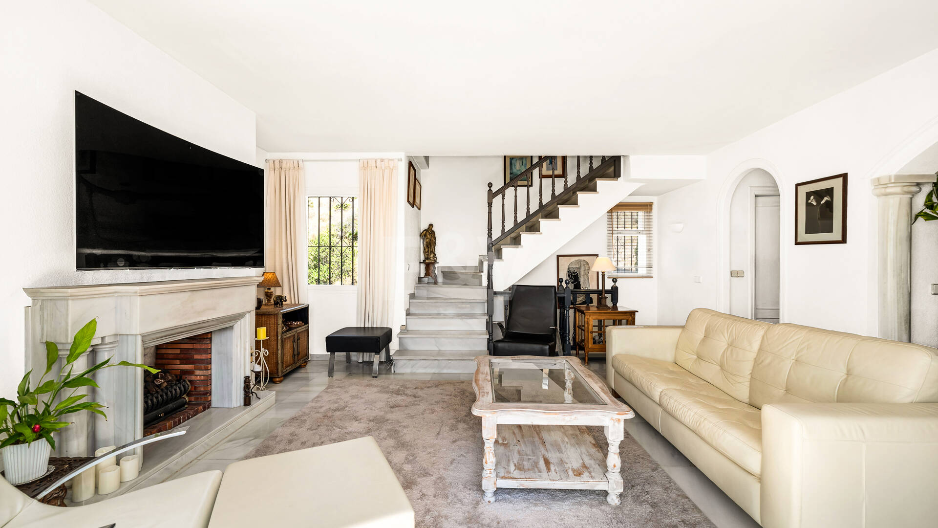 Golden Mile Penthouse with Spacious Terraces and Sea Views