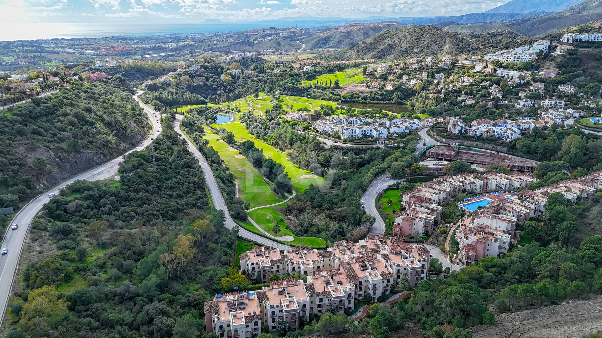 Ground Floor Apartment with Designer Interiors and Mountain Views in Los Arqueros
