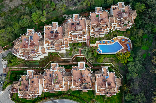 Ground Floor Apartment with Designer Interiors and Mountain Views in Los Arqueros
