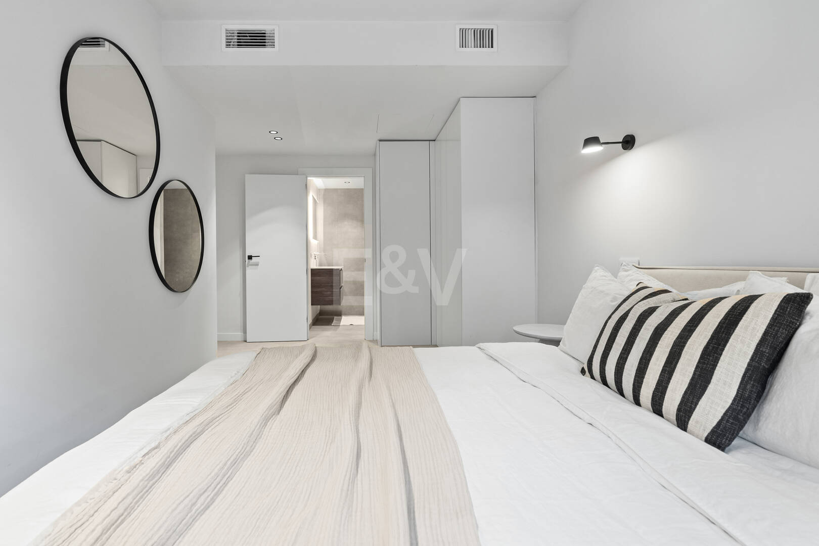 Ground Floor Apartment with Designer Interiors and Mountain Views in Los Arqueros