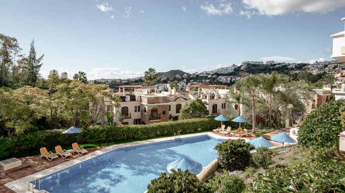 Apartament na parterze na sprzedaż w Los Arqueros, Benahavis