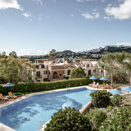 Ground Floor Apartment with Designer Interiors and Mountain Views in Los Arqueros