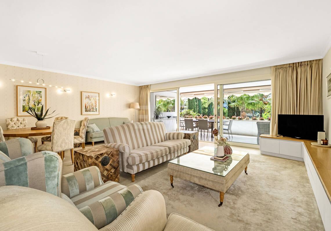 Precioso apartamento en esquina de 4 dormitorios en Don Gonzalo, Marbella