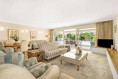 Precioso apartamento en esquina de 4 dormitorios en Don Gonzalo, Marbella