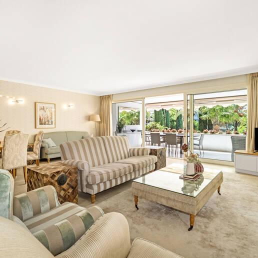 Precioso apartamento en esquina de 4 dormitorios en Don Gonzalo, Marbella