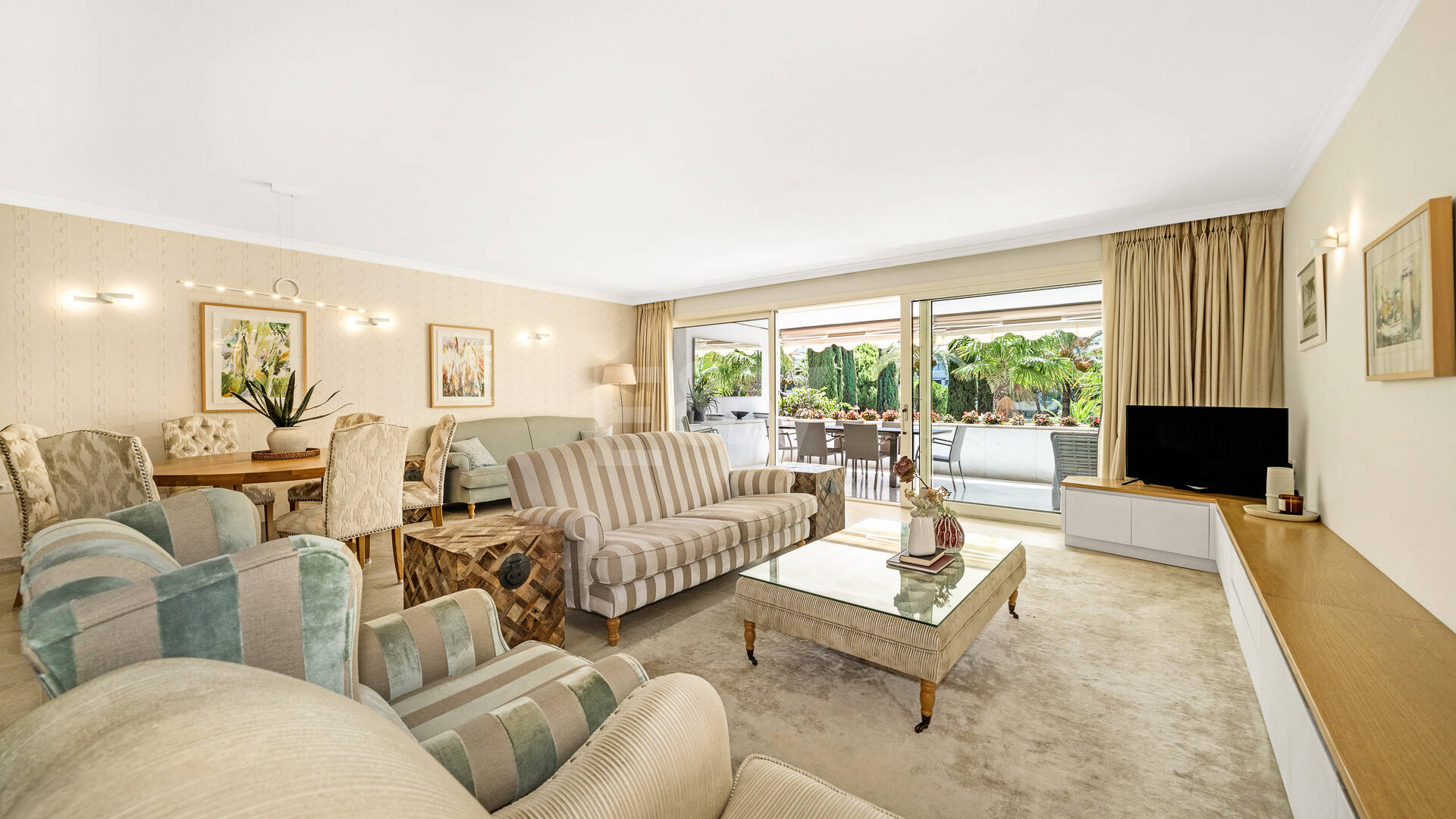 Precioso apartamento en esquina de 4 dormitorios en Don Gonzalo, Marbella