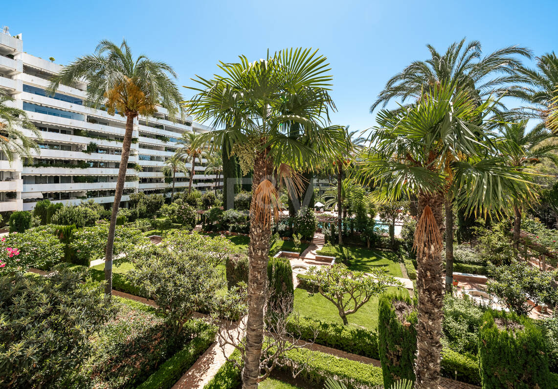 Precioso apartamento en esquina de 4 dormitorios en Don Gonzalo, Marbella