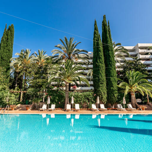 Precioso apartamento en esquina de 4 dormitorios en Don Gonzalo, Marbella