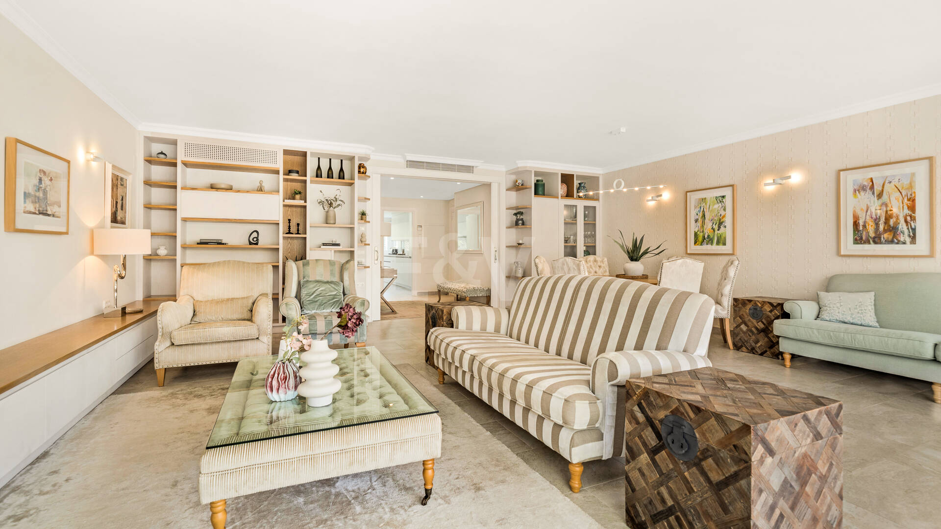 Precioso apartamento en esquina de 4 dormitorios en Don Gonzalo, Marbella