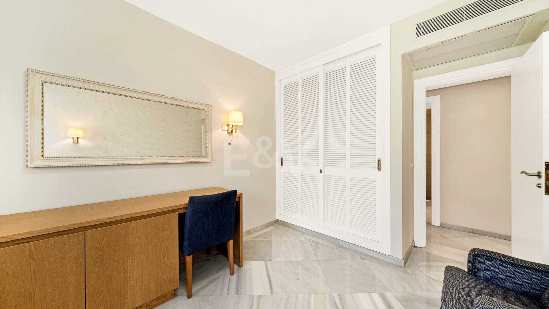 Precioso apartamento en esquina de 4 dormitorios en Don Gonzalo, Marbella