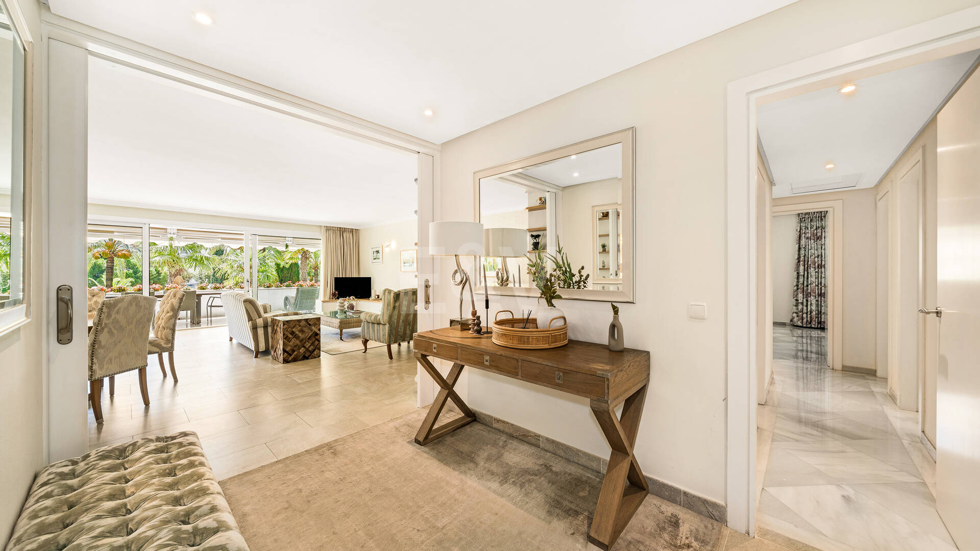 Precioso apartamento en esquina de 4 dormitorios en Don Gonzalo, Marbella