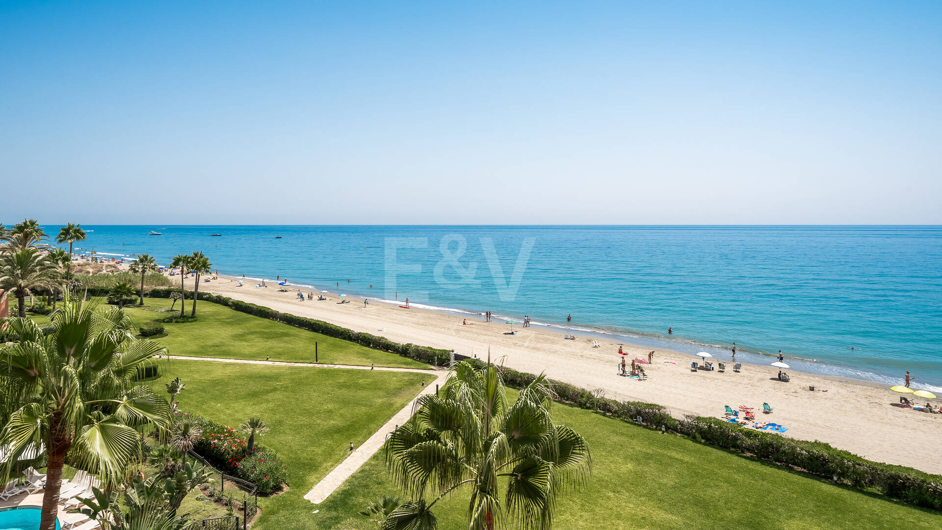Duplex-Penthouse in erster Meereslinie in La Morera, Marbella Ost