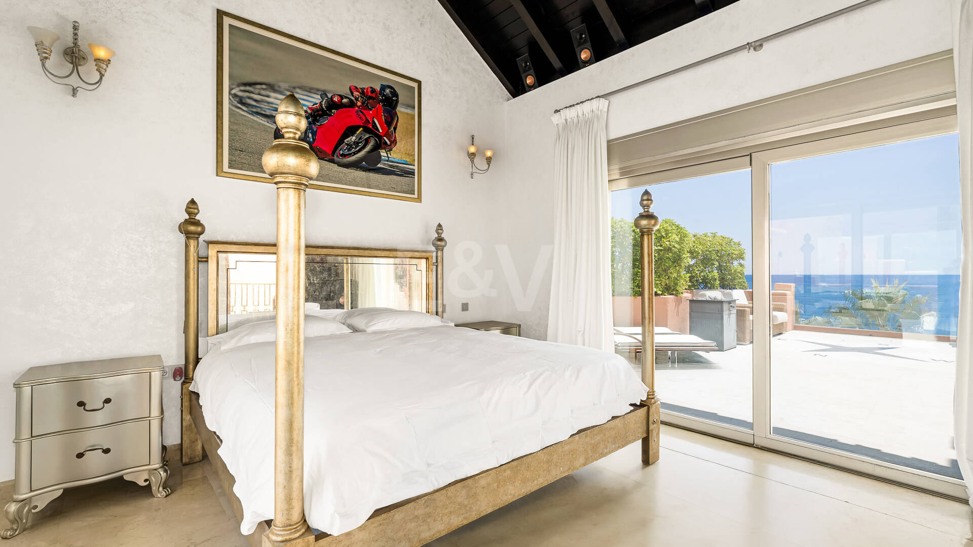Duplex-Penthouse in erster Meereslinie in La Morera, Marbella Ost