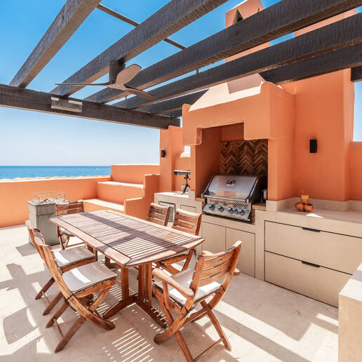 Seafront Duplex Penthouse in La Morera, Marbella East