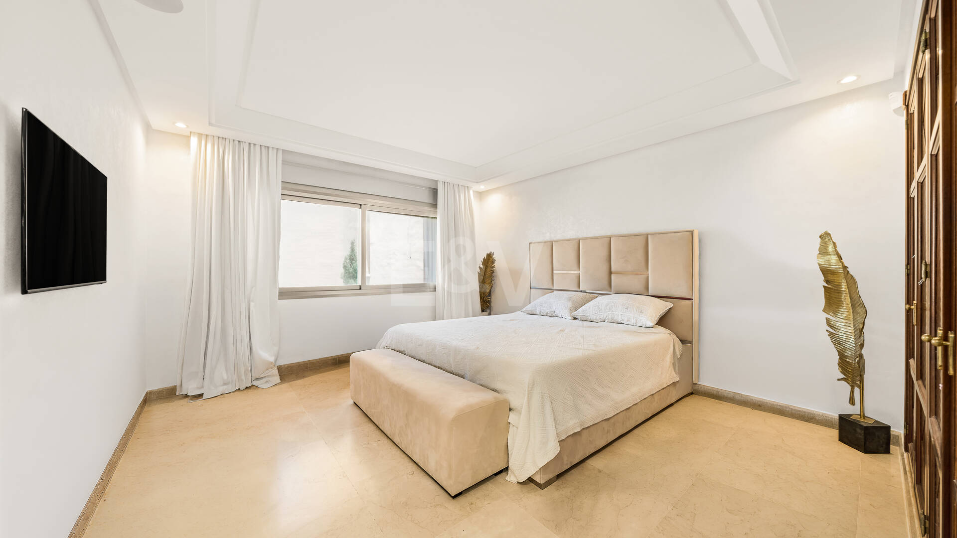 Duplex-Penthouse in erster Meereslinie in La Morera, Marbella Ost