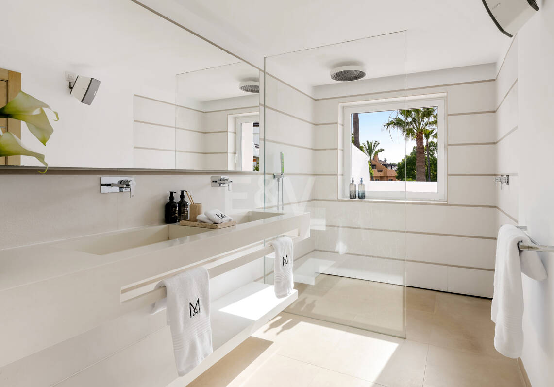 Golden Mile Townhouse med Rooftop Solarium och La Concha Views