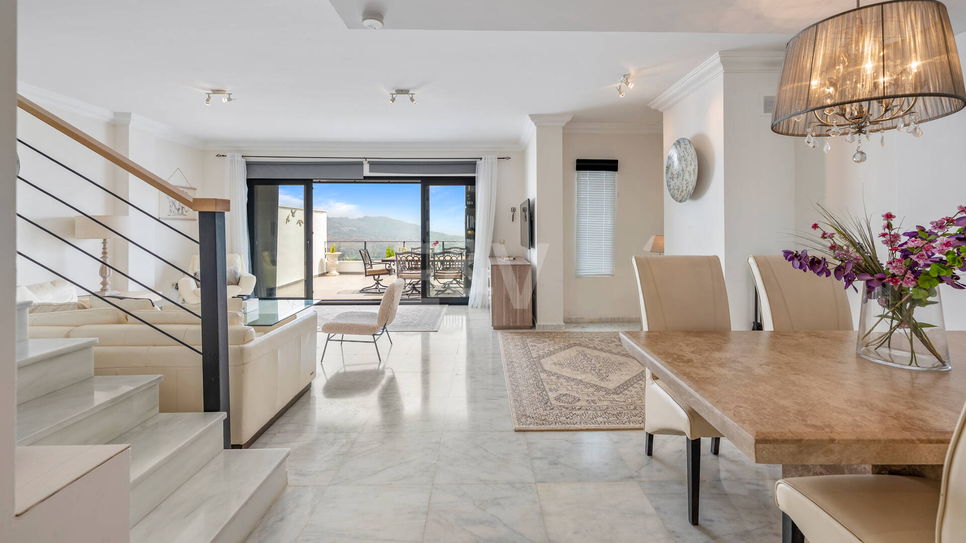 Townhouse med öppen utsikt över naturen och havet i La Mairena